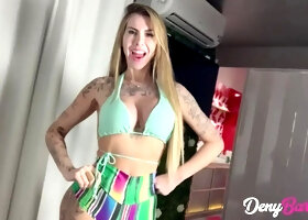 Blonde with a cries in anal.