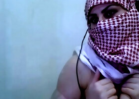 Arab Girl with Big Boobs on Webcam