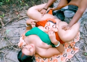 DesiBang-Indian Milf Gets Fucked in Sari