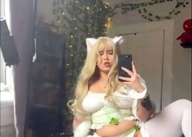 Big boobed Memphis Monroe masturbates in stocking