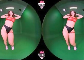 amateur raintree03 flashing ass on live webcam