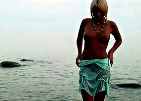Lavana Lou Fingers Big Tits to Cum on Public Beach